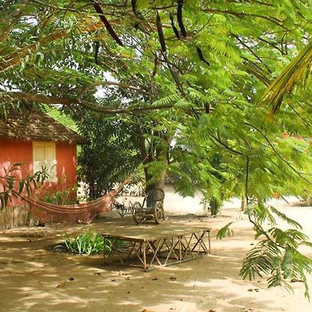 Lampsar Lodge Ndiongo Buitenkant foto