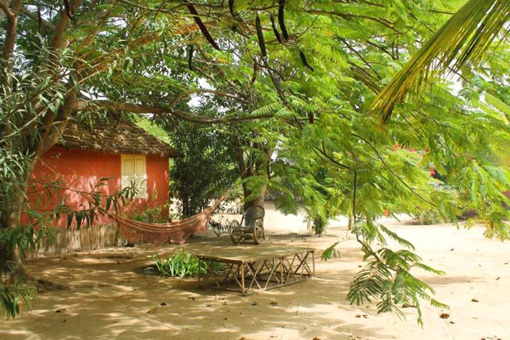 Lampsar Lodge Ndiongo Buitenkant foto