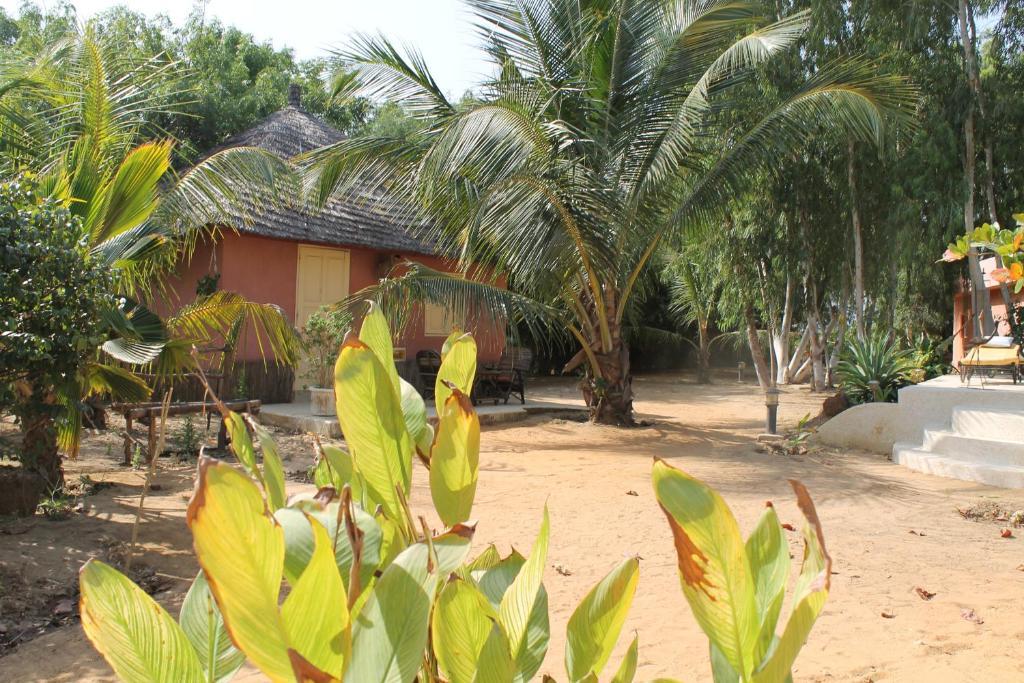 Lampsar Lodge Ndiongo Buitenkant foto