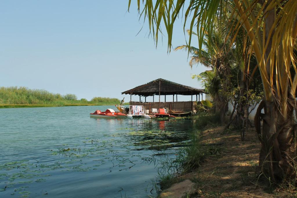 Lampsar Lodge Ndiongo Buitenkant foto